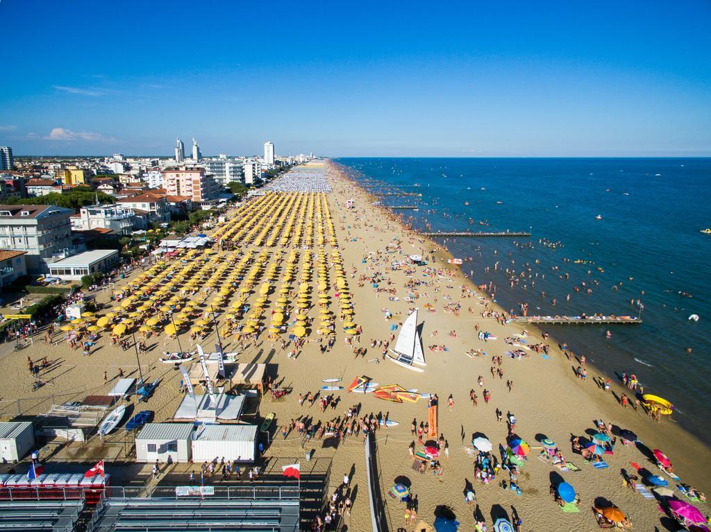 Hotel Touring Lido di Jesolo Exterior foto